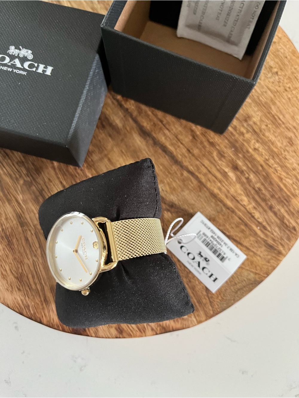 New COACH Women's Elliot Quartz Analog Mesh Bracelet Watch- gold color - Picture 4 of 7